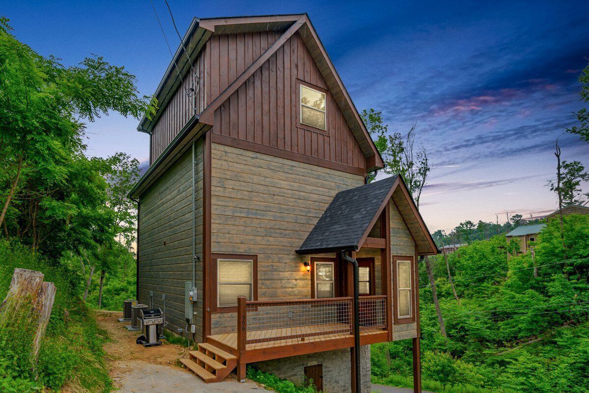 Mountain Time: New and Close to Downtown