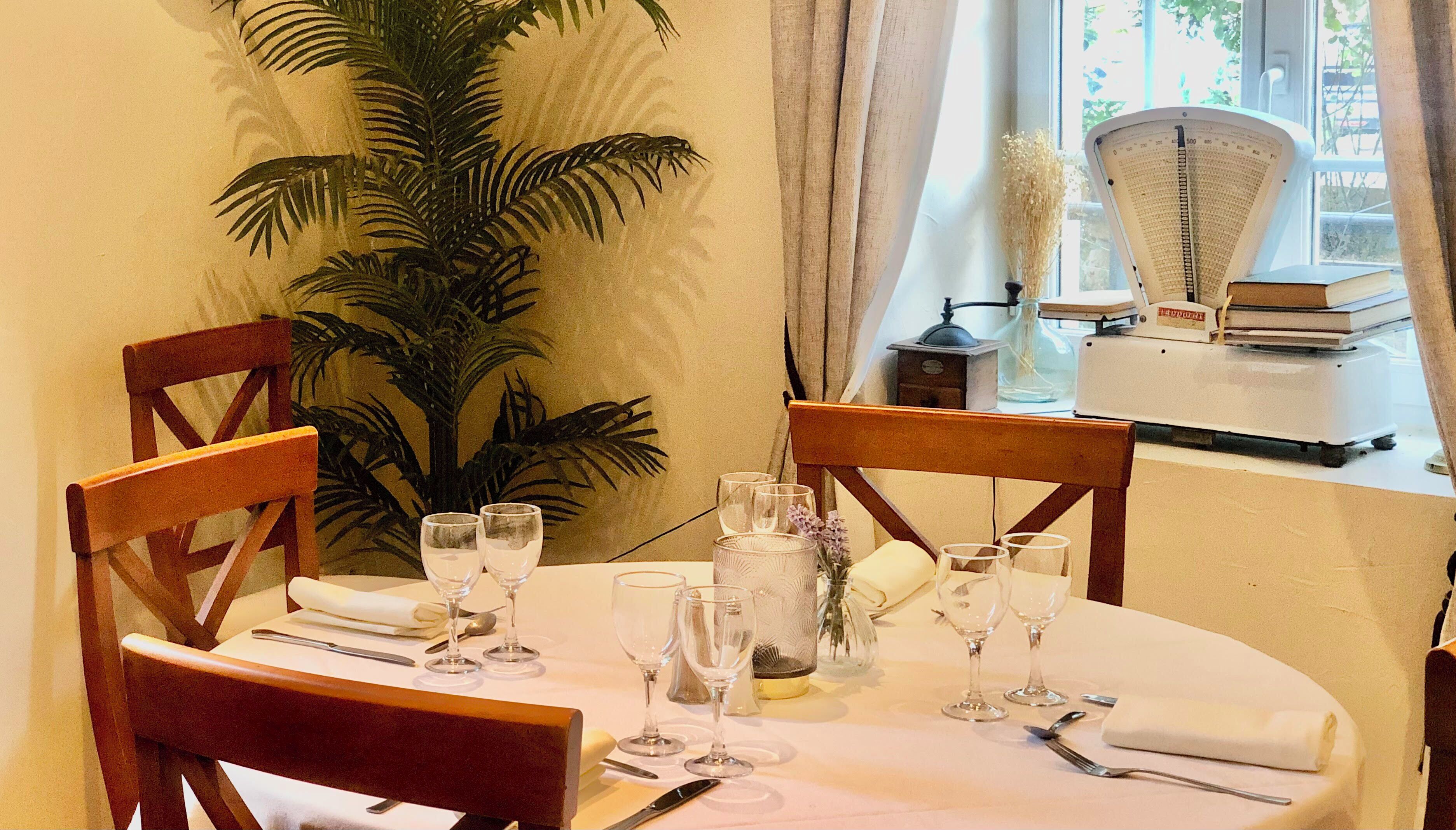 lunch and dinner served