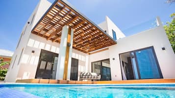 House, 3 Bedrooms | Pool