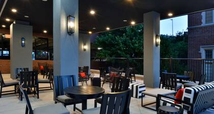 Hampton Inn & Suites Greensboro Downtown