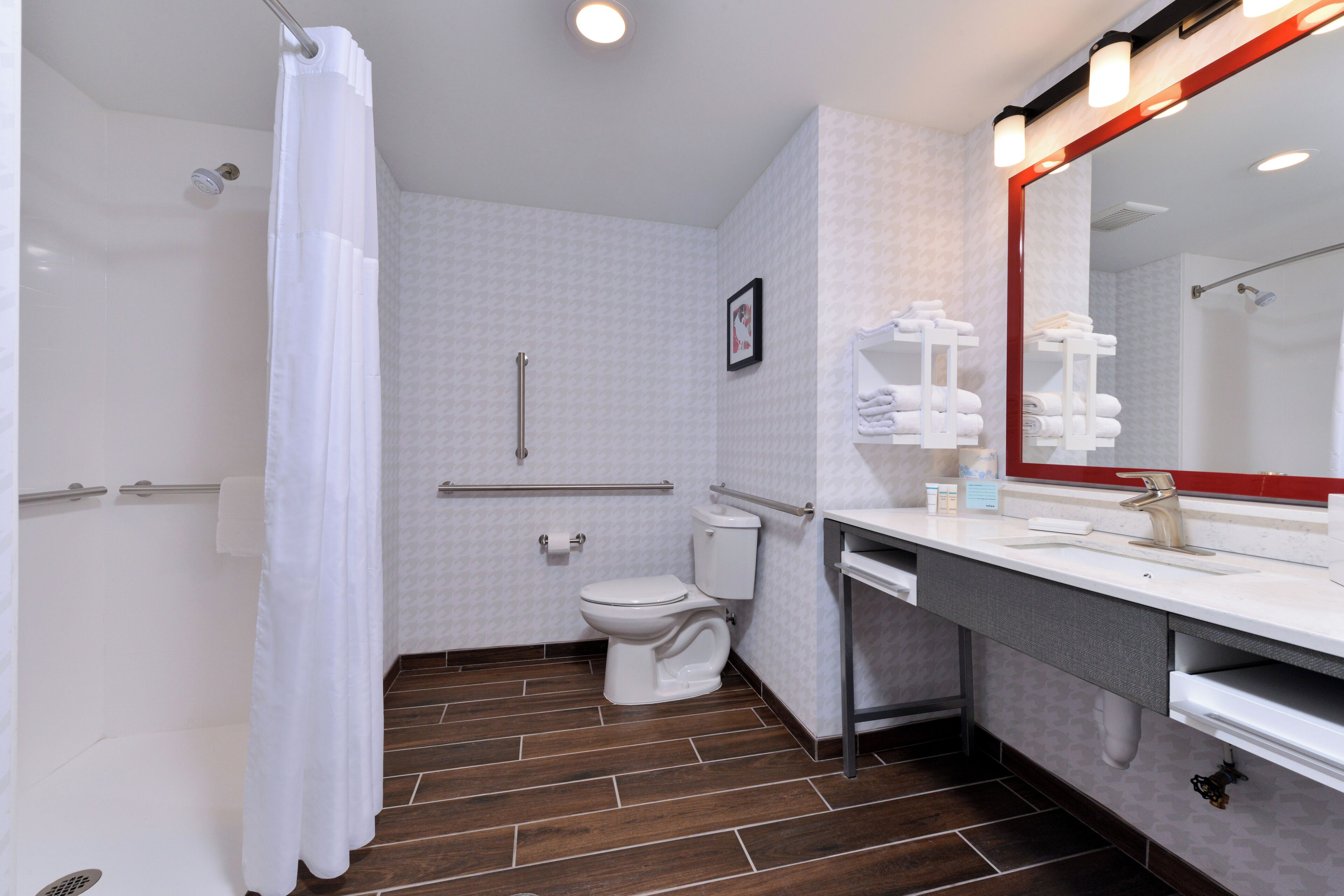 free toiletries, towels