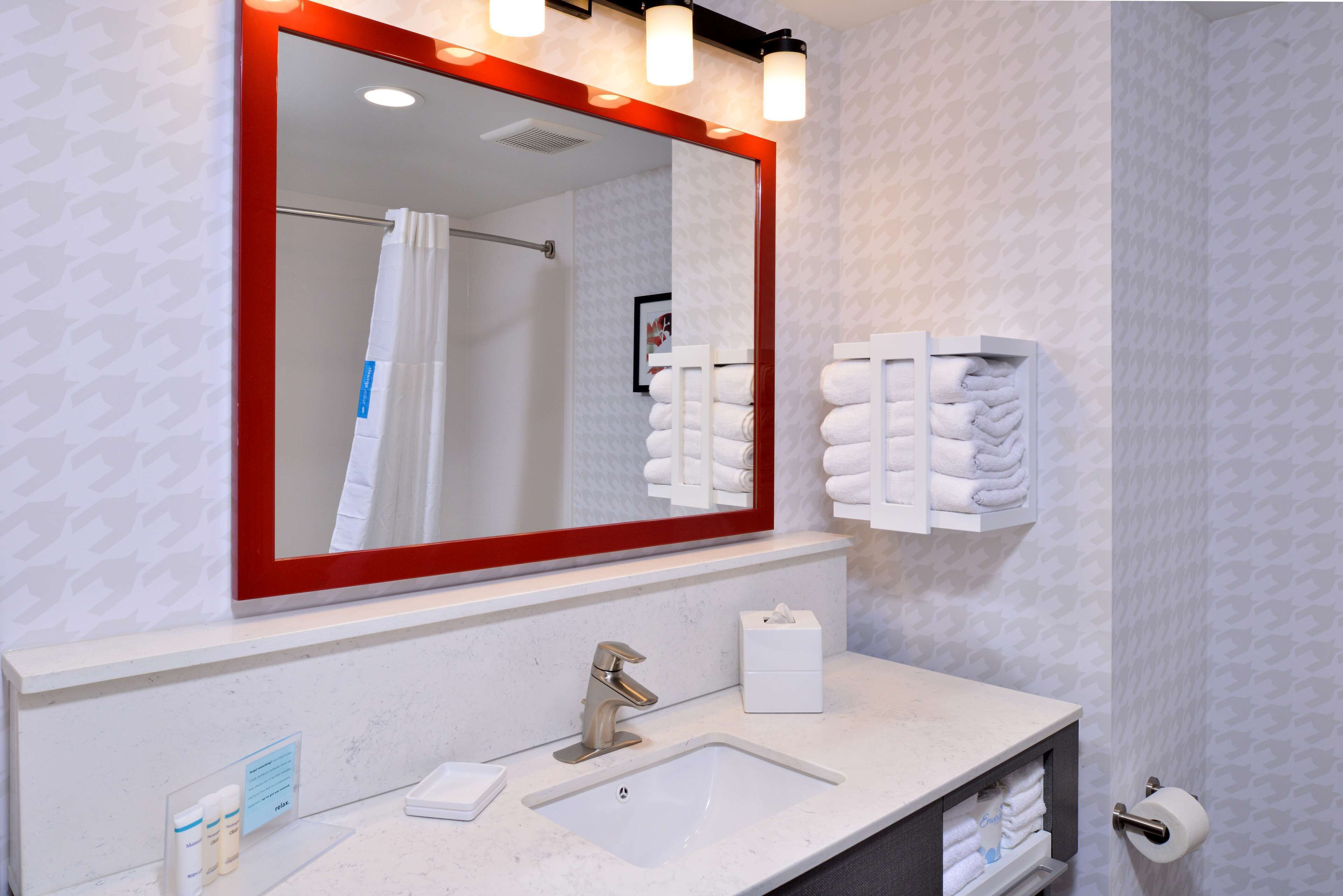 free toiletries, towels