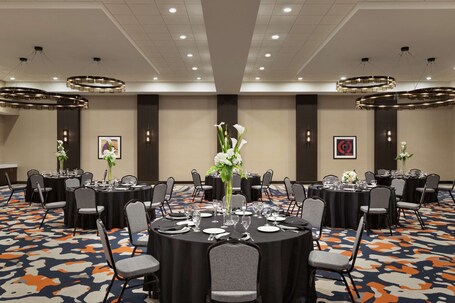 Hampton Inn Indianapolis Downtown IUPUI - Image 34