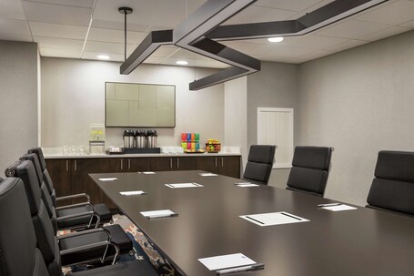 Hampton Inn Indianapolis Downtown IUPUI - Image 23