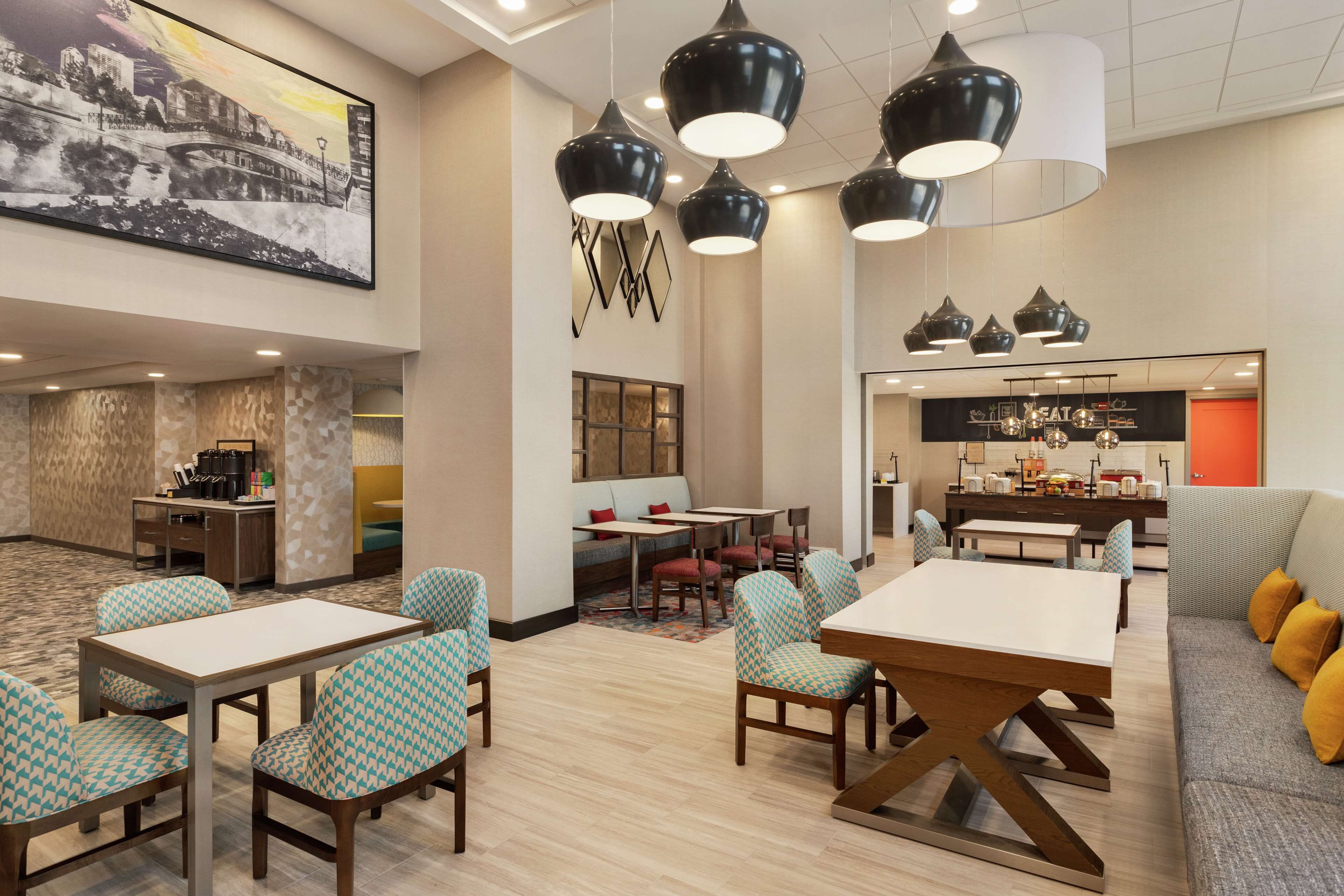 free daily full breakfast