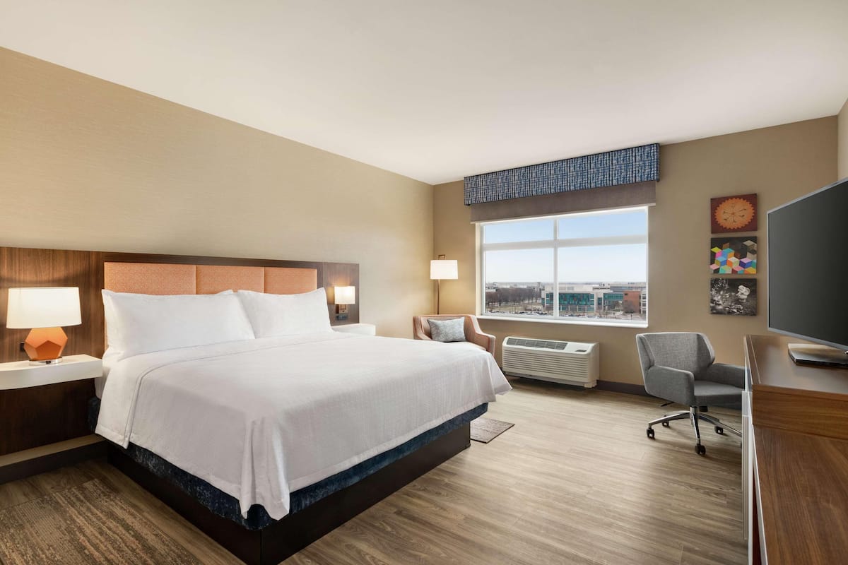 In-room safe, desk, laptop workspace, iron/ironing board