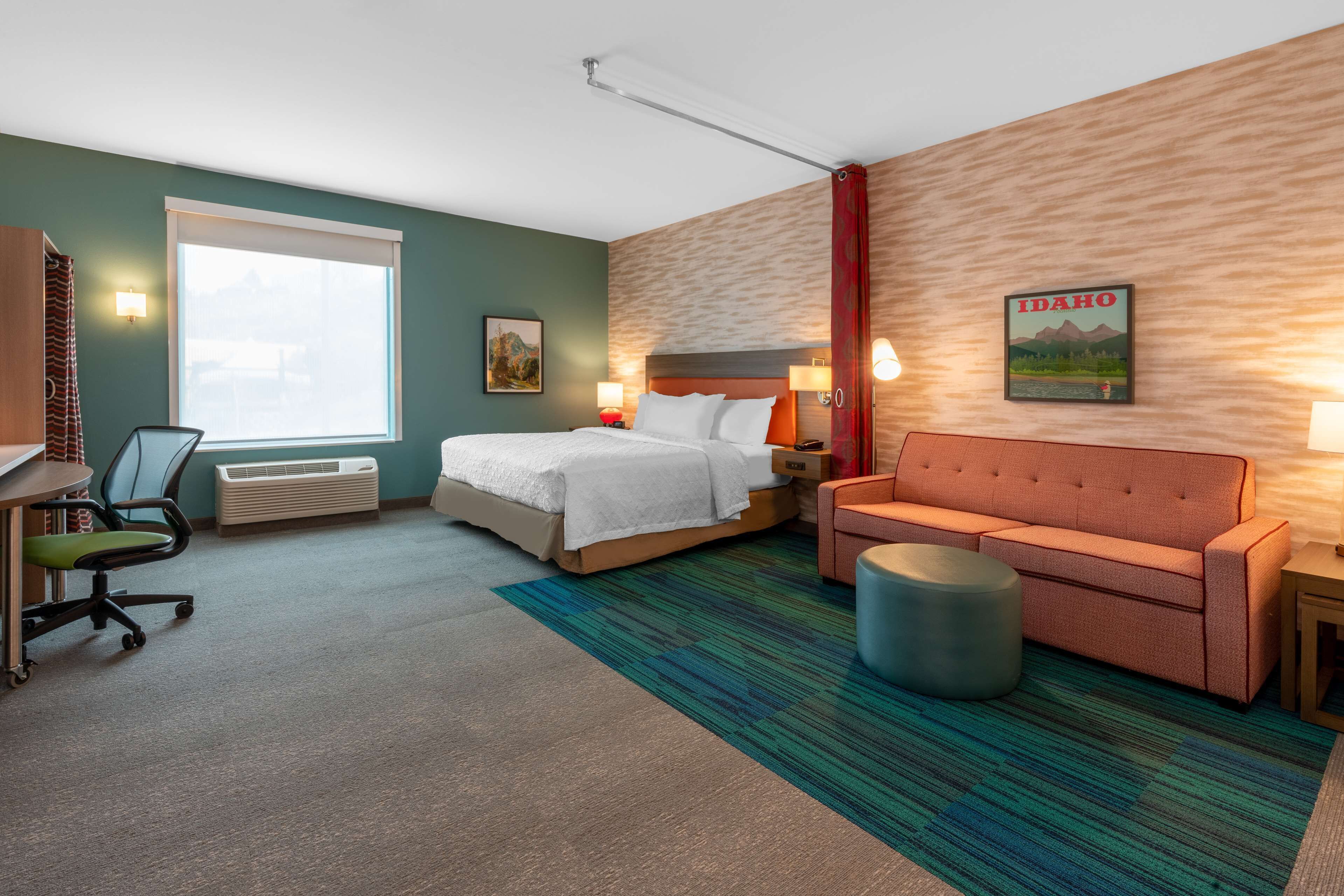 studio, 1 king bed, accessible, bathtub | desk, laptop workspace, blackout curtains, iron/ironing board