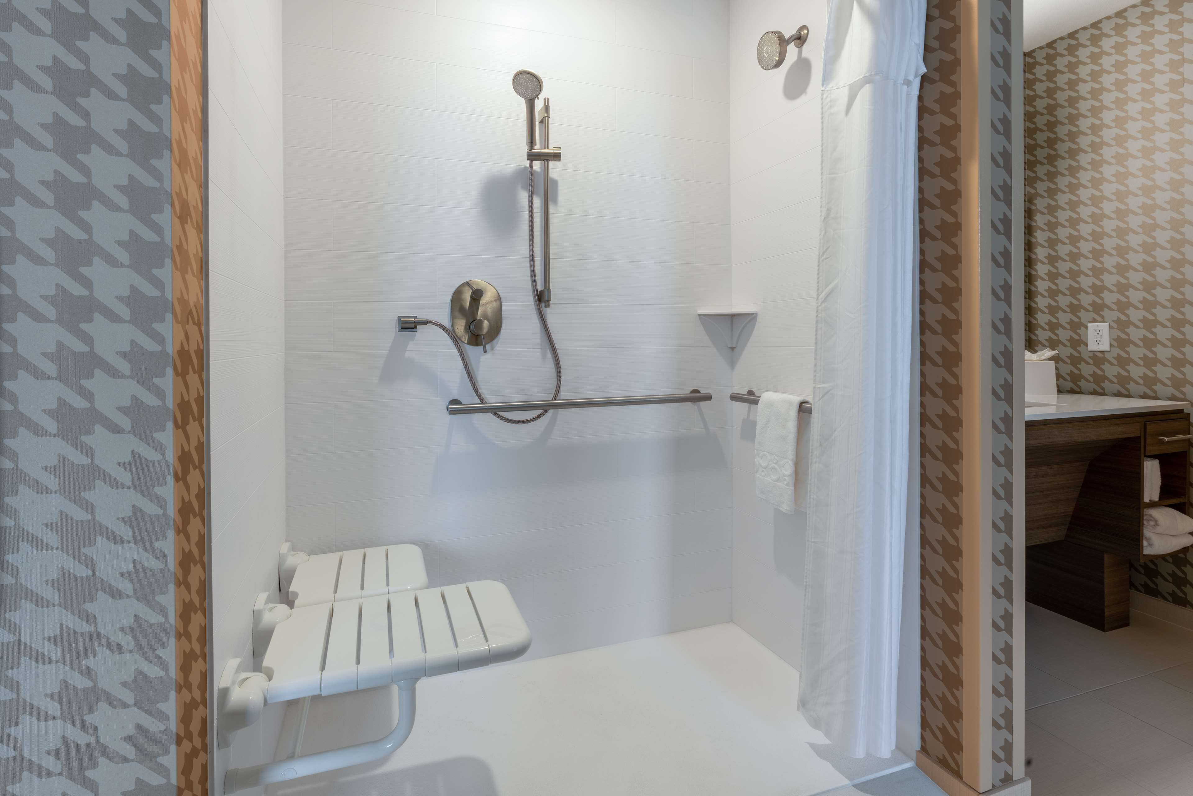 suite, 1 king bed, accessible (roll-in shower) | bathroom shower