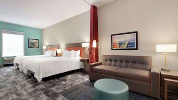 Studio, 2 Queen Beds, Non Smoking | Living area