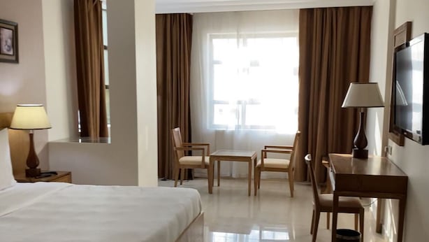 Business Double Room | Free WiFi - City Center Hotel (Seeb)