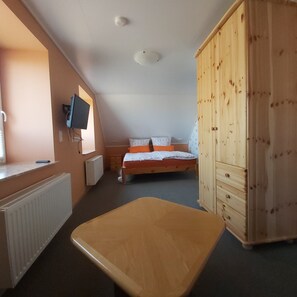 4 dormitoris, caixa forta a l'habitació i escriptori 