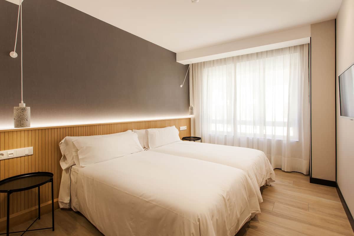 Standard Double or Twin Room | Desk, soundproofing, free WiFi, bed sheets