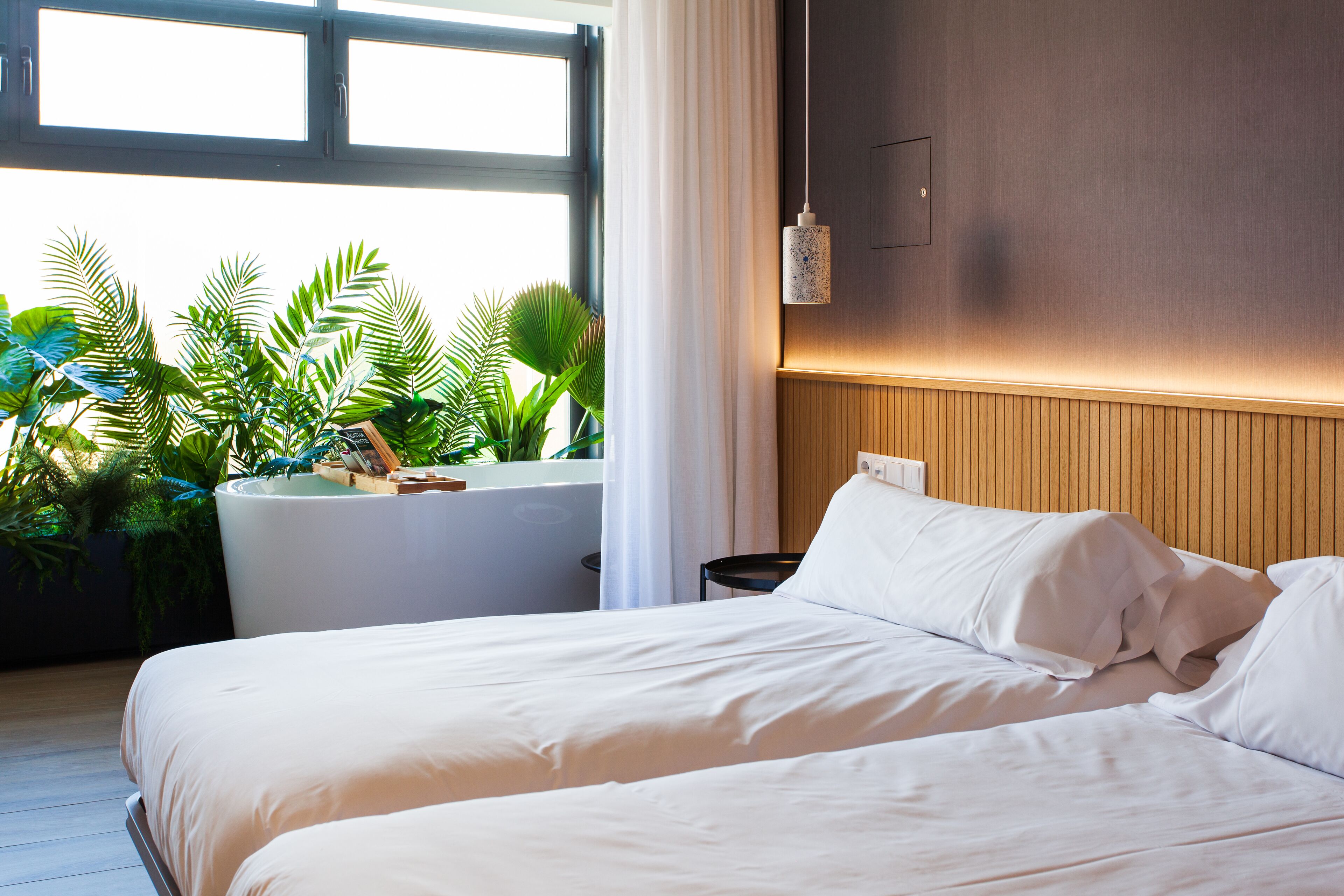 superior double room (bañera exenta) | 1 bedroom, desk, soundproofing, free wifi