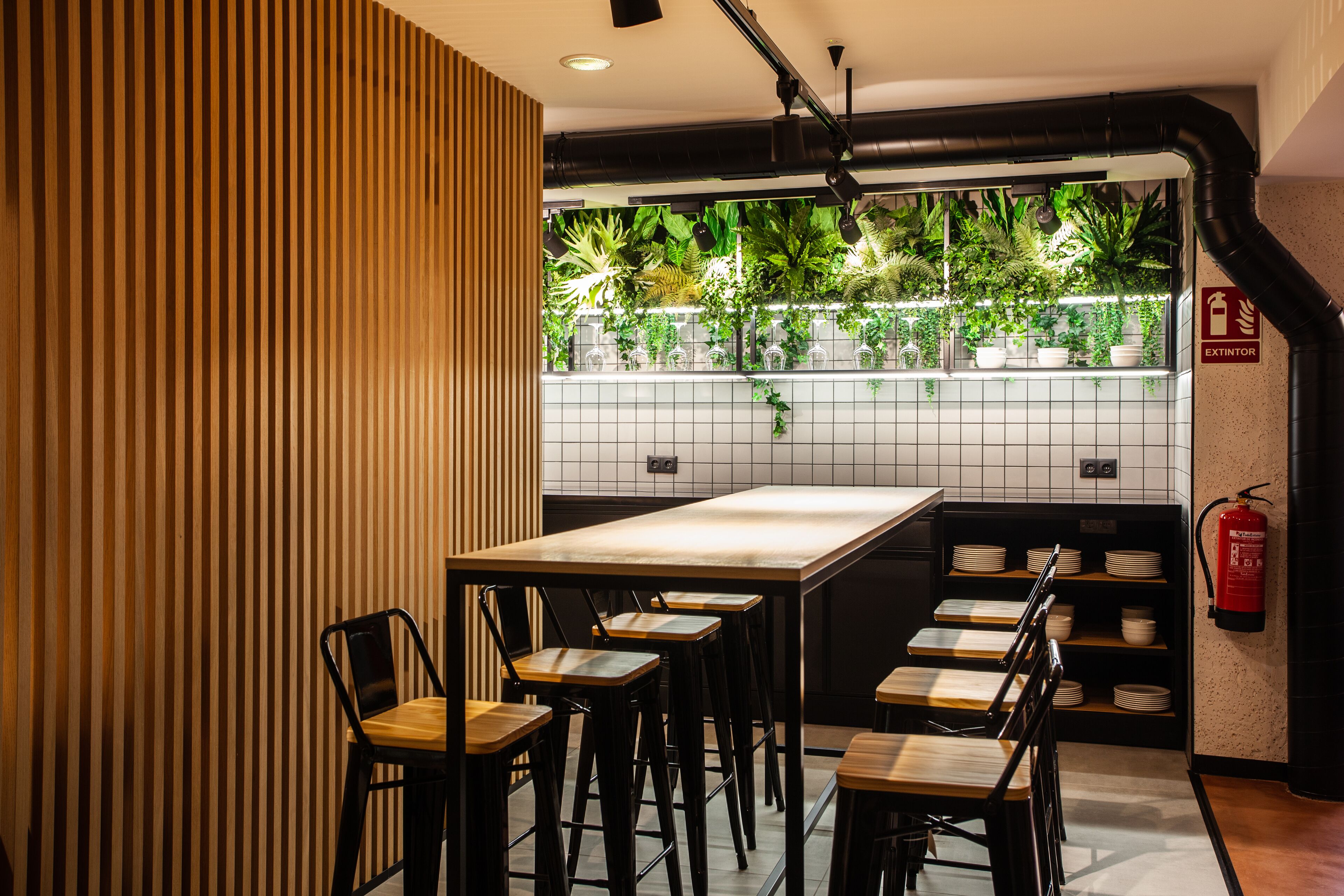 daily continental breakfast (eur 10 per person)