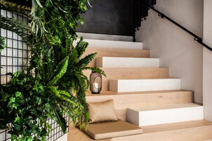 Una televisión de pantalla plana