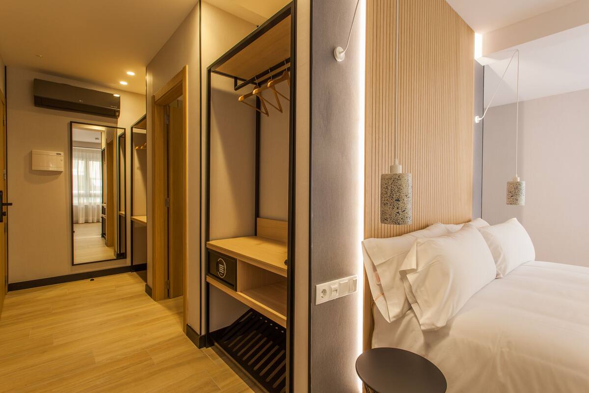 double room | 1 bedroom, desk, soundproofing, free wifi