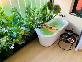 Habitación doble superior (Bañera Exenta) | Bañera profunda