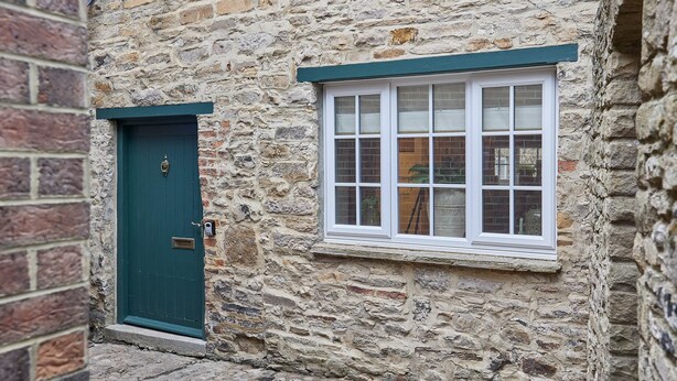Exterior - The Green Door (Richmond)