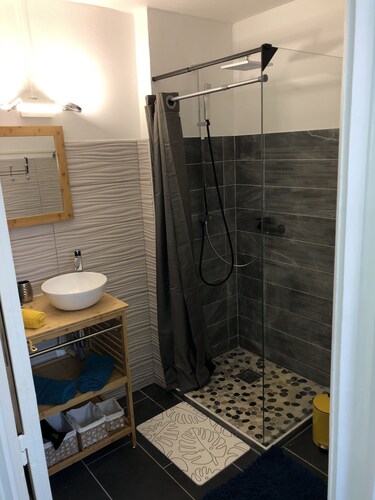 Studio SUNSEA is located 150 meters from the beach and all amenities.