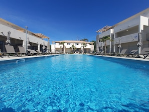 Piscine extérieure, piscine chauffée