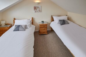 House | 3 bedrooms, individually decorated, individually furnished - 1 Oswy Street (Whitby)