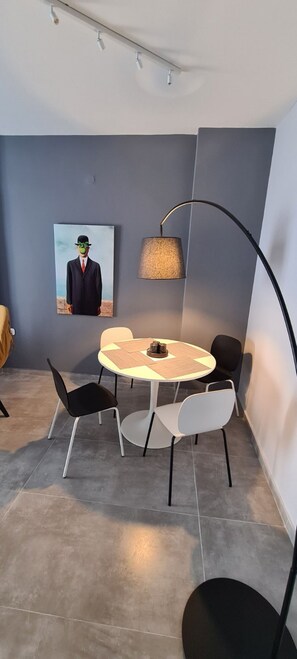 Deluxe Apartment, 2 Bedrooms | Living area | 55-inch Smart TV with digital channels, TV, pay movies - Flat 66 (Thessaloniki)