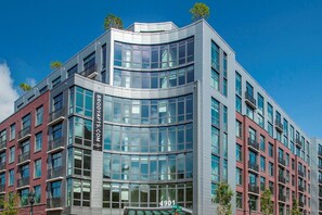 Exterior - Global Luxury Suites at Bethesda Metro (Bethesda)
