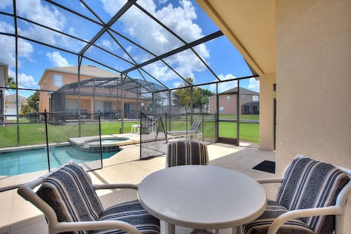 The Sunshine Villa – 3 Miles from Disney, All the Comforts of Home