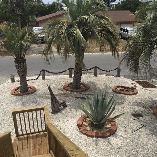 The Captain’s House. Sleeps 12, full kitchen and parking. 3 blocks from the Gulf