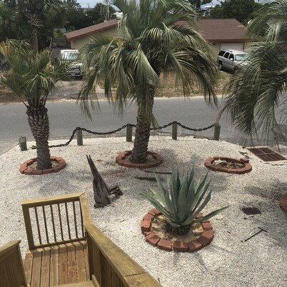 The Captain’s House. Sleeps 12, full kitchen and parking. 3 blocks from the Gulf