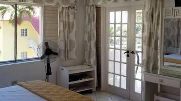 1 bedroom, desk, iron/ironing board, free WiFi