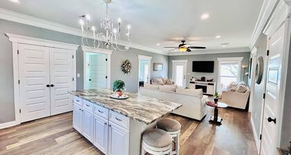 Gulf Moon II - Spacious Beachfront Home with Pool on the Mississippi Gulf Coast