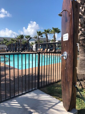 Piscine extérieure