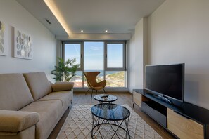 Comfort Room, 1 Bedroom, Kitchen, Sea View | In-room safe, iron/ironing board, free cribs/infant beds, free WiFi - TH Apartments by Como en Casa (A Coruña)