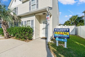 Exterior - Atlantic Retreat West - 3 Bed/2 Bath Home - Walk to Beach (North Myrtle Beach)