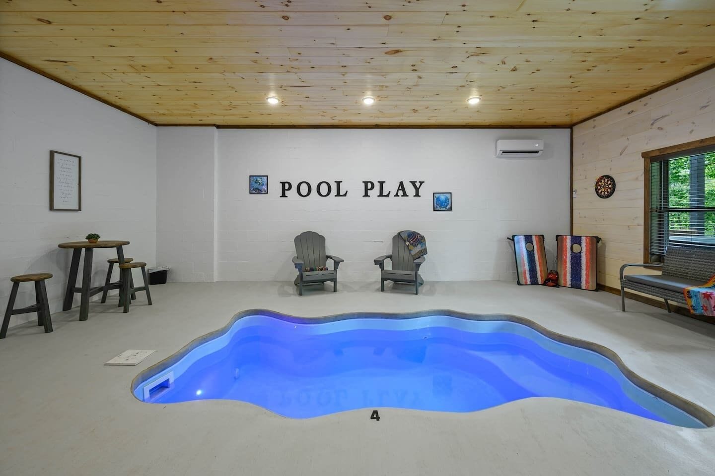 室内游泳池，恒温泳池