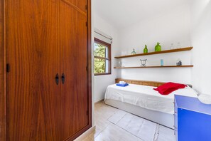 3 bedrooms, travel cot, free WiFi, bed sheets - Sa Rota de l'Avi - with private swimming pool (Palma)