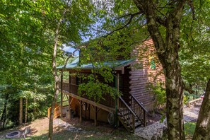 Exterior - Hillside Heaven - Hot tub, pool table, firepit (Boone)