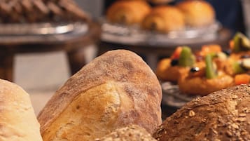 Daily continental breakfast (INR 1150 per person)