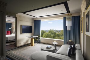 Suite, 1 King Bed (Centric) | 1 bedroom, premium bedding, Select Comfort beds, minibar