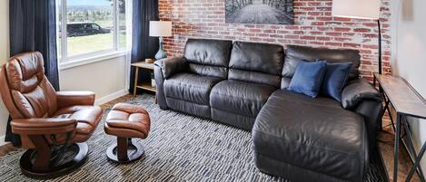 Smart TV, libri, biblioteca musicale