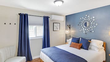 2 bedrooms, desk, iron/ironing board, travel cot