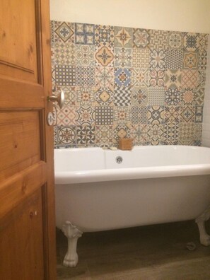 أحواض استحمام، مجففات شعر