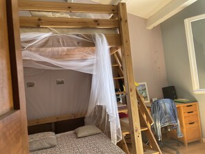3 bedrooms, iron/ironing board, travel crib, WiFi