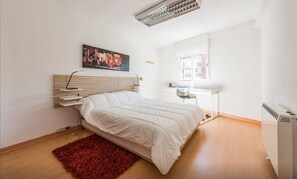 2 bedrooms, desk, iron/ironing board, free WiFi - Modern and Spacious Apartment (Madrid, Community of Madrid)