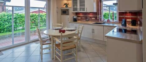 Réfrigérateur, micro-ondes, four, lave-vaisselle