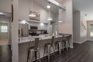 Fridge, microwave, oven, stovetop - HEATED PRIVATE POOL | CLOSE TO RAINBOW RIVER, CRYSTAL RIVER & GOLFING (Citrus Springs)