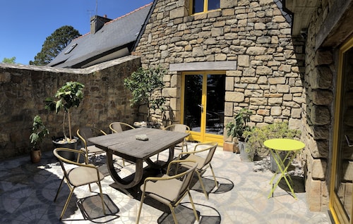 Rental vacancy between Camaret and Crozon, villa in large renovated farmhouse,