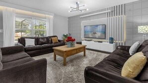 Living area - 6 Bedrooms/ 4.5 Bathrooms/ Crystal Cove (957 EG) (Kissimmee)