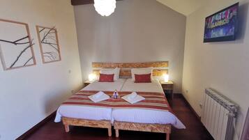 1 chambre, lit parapluie, Wi-Fi gratuit, draps fournis